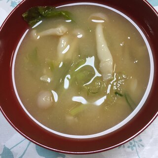 ブナシメジと白菜の味噌汁(*^^*)☆